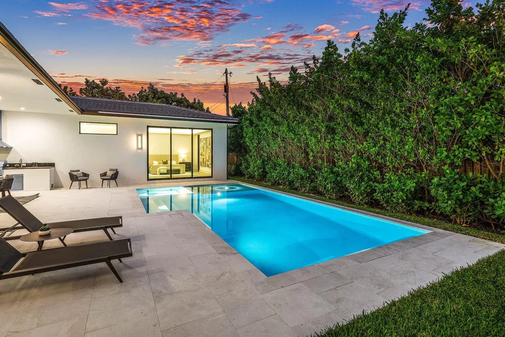 212 NW 18th Street Delray Beach FL 33444