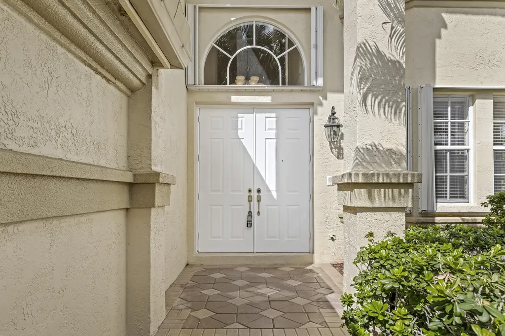 6597 Marbletree Lane Lake Worth FL 33467