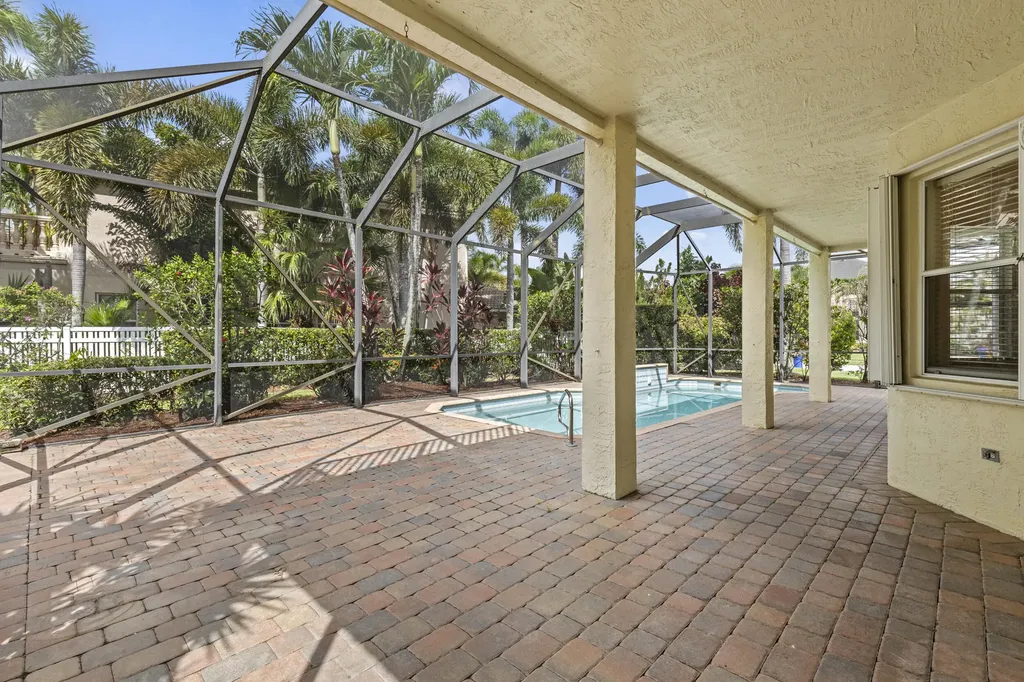 6597 Marbletree Lane Lake Worth FL 33467