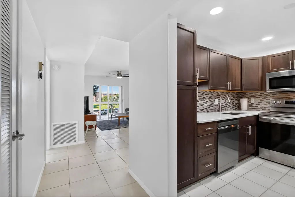 2615 NE 1st Court Boynton Beach FL 33435