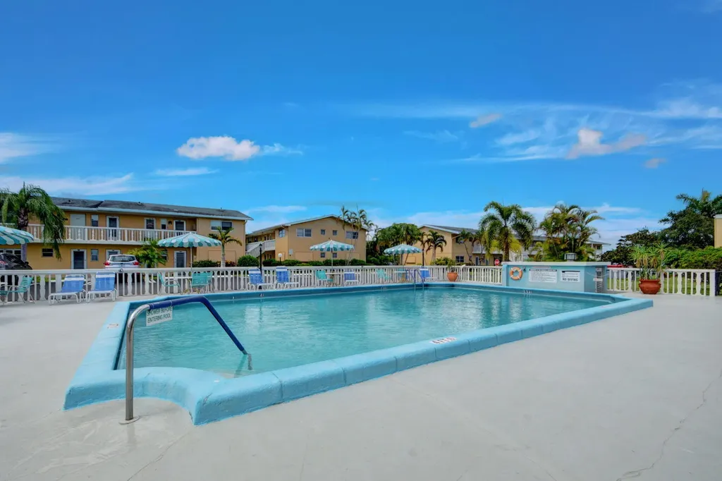2615 NE 1st Court Boynton Beach FL 33435