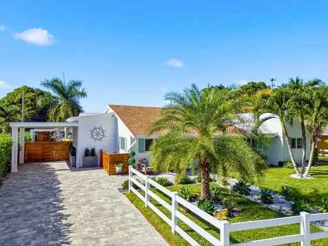 2210 NE 3rd Avenue Delray Beach FL 33444