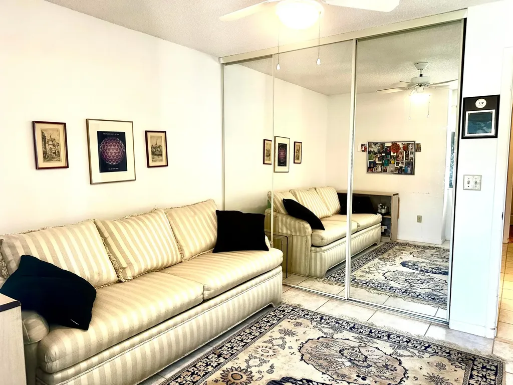 25 Pelican Pointe Drive Delray Beach FL 33483