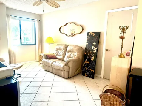 25 Pelican Pointe Drive Delray Beach FL 33483