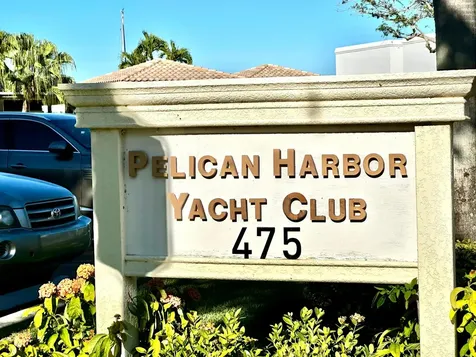 25 Pelican Pointe Drive Delray Beach FL 33483