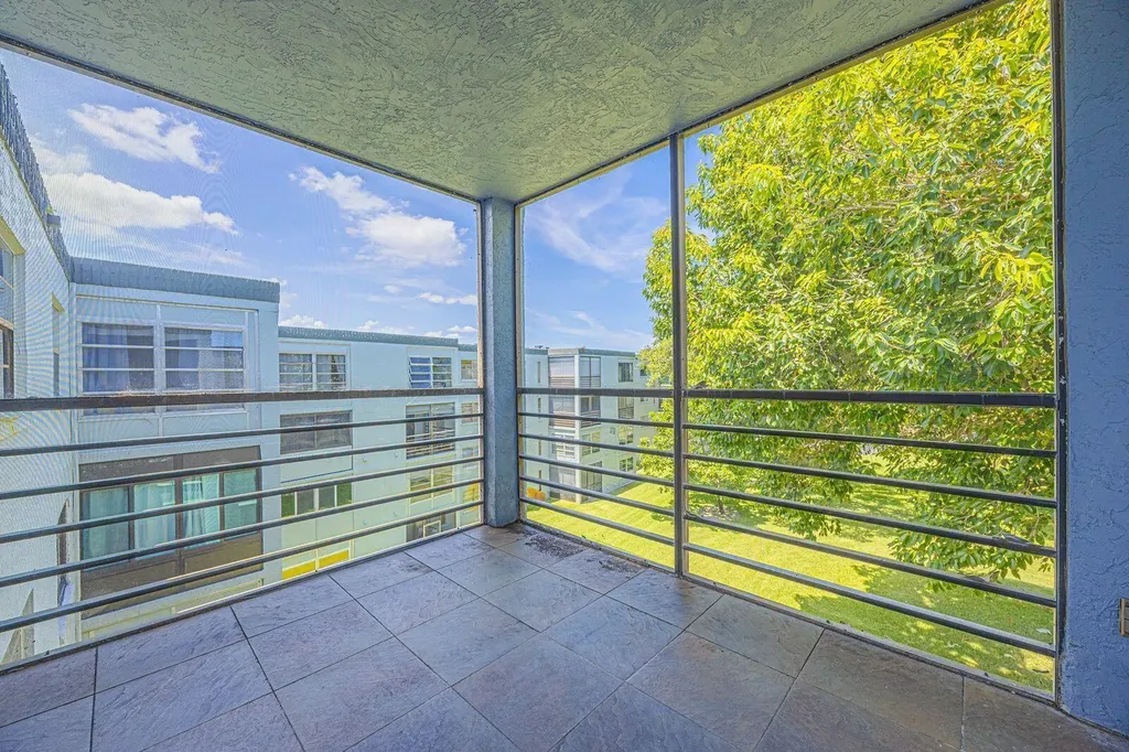 9440 SW 8th Street Boca Raton FL 33428