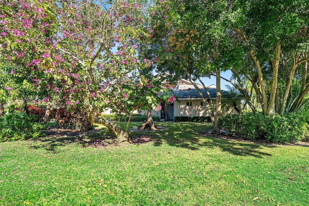 6858 Fountains Circle Lake Worth FL 33467