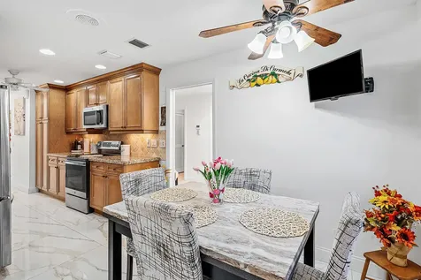6858 Fountains Circle Lake Worth FL 33467