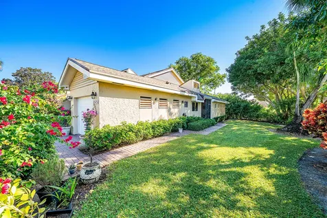 6858 Fountains Circle Lake Worth FL 33467