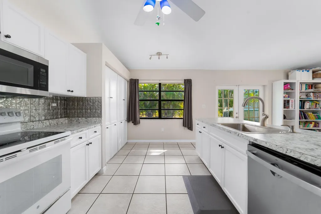 1060 Cedar Creek Way Davie FL 33325