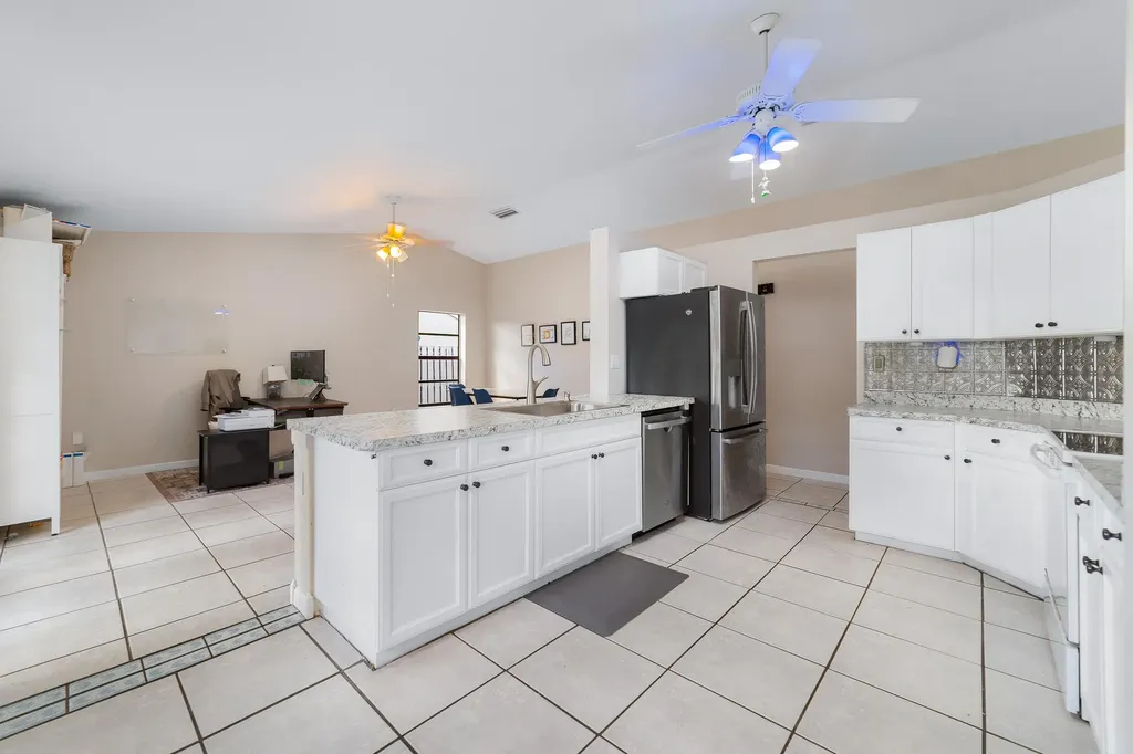 1060 Cedar Creek Way Davie FL 33325