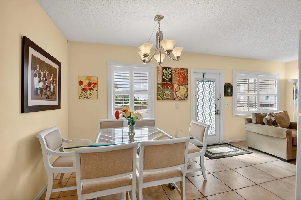 4008 Hythe A Boca Raton FL 33434