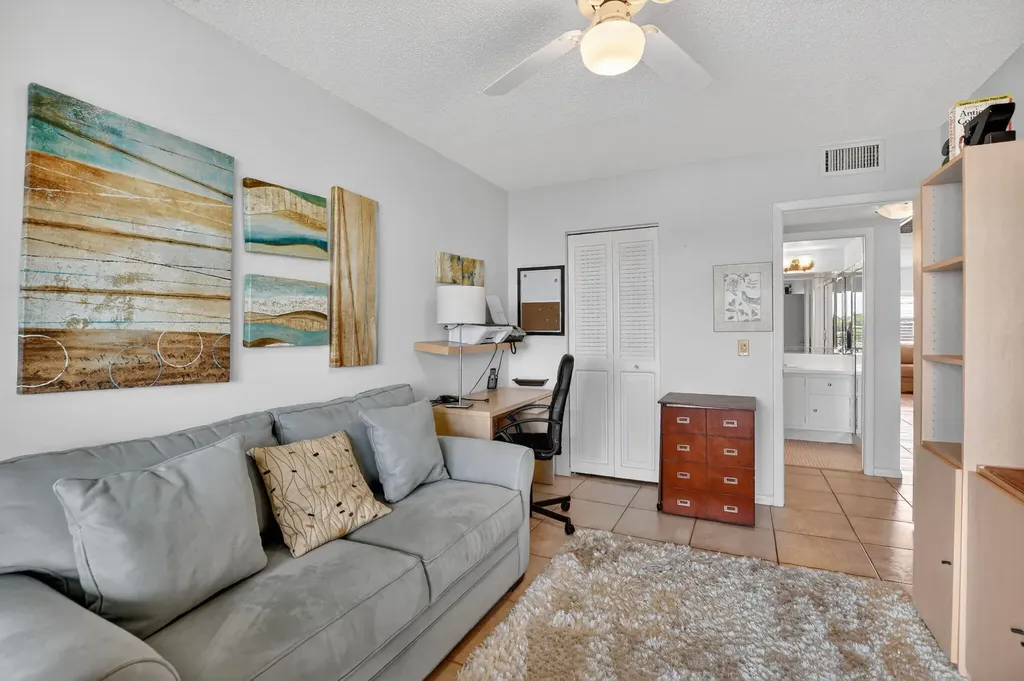 4008 Hythe A Boca Raton FL 33434