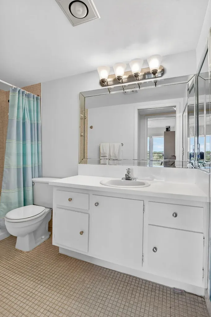 4008 Hythe A Boca Raton FL 33434