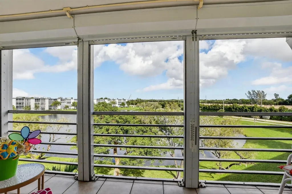 4008 Hythe A Boca Raton FL 33434