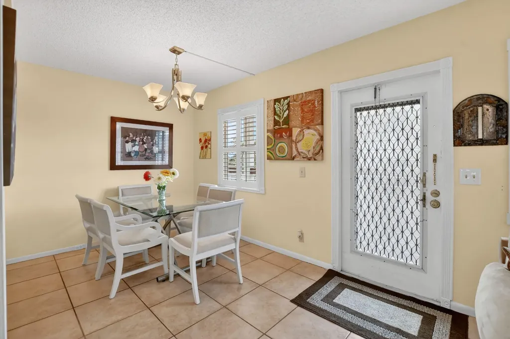 4008 Hythe A Boca Raton FL 33434