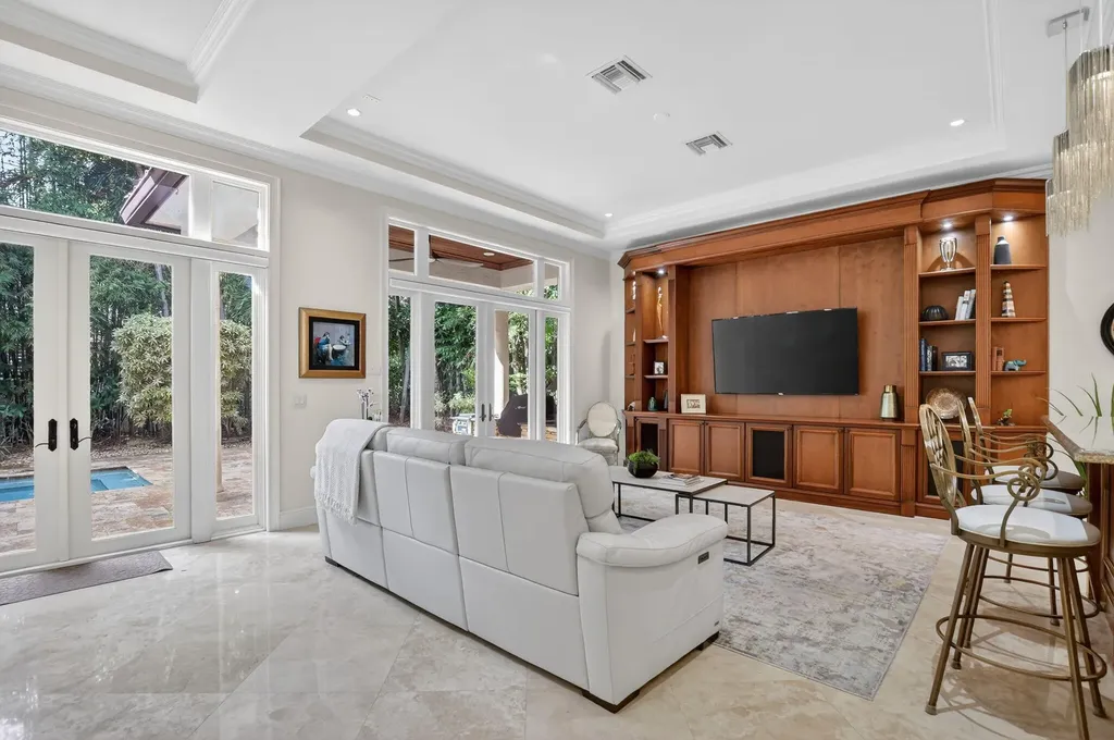 33 SE Olive Way Boca Raton FL 33432