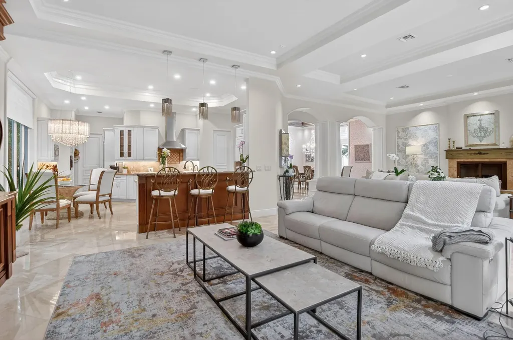 33 SE Olive Way Boca Raton FL 33432