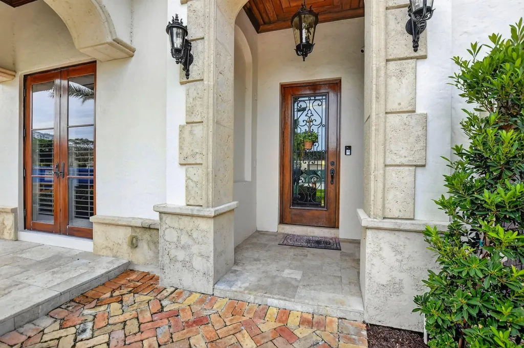 33 SE Olive Way Boca Raton FL 33432