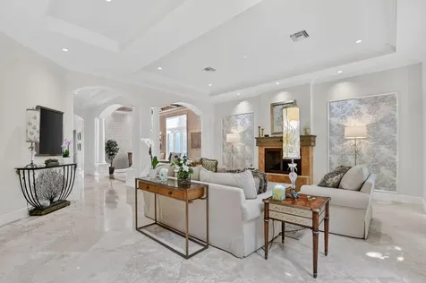 33 SE Olive Way Boca Raton FL 33432