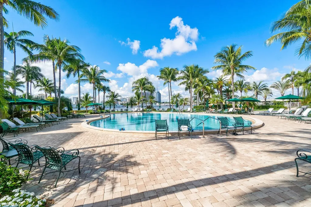 44 Cocoanut Row Palm Beach FL 33480