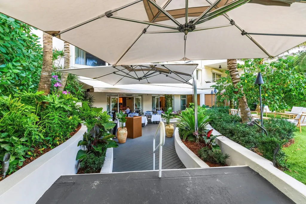 44 Cocoanut Row Palm Beach FL 33480