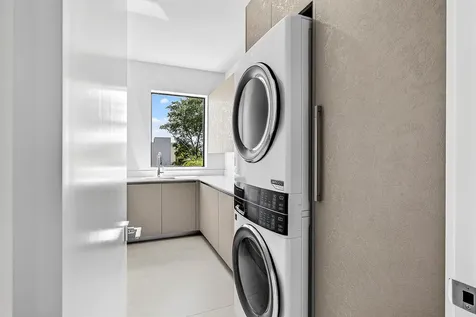 213 NE 9th Street Delray Beach FL 33444