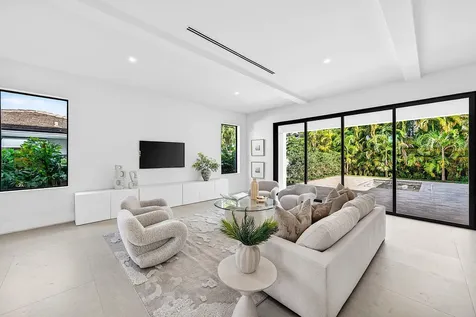 213 NE 9th Street Delray Beach FL 33444