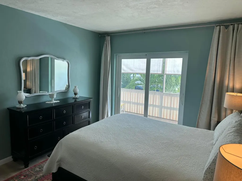 2381 Sunset Avenue Lake Worth FL 33461
