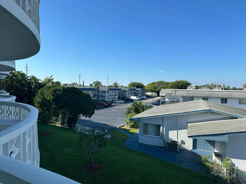2381 Sunset Avenue Lake Worth FL 33461
