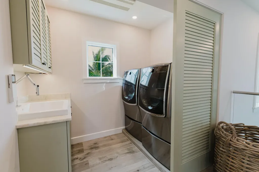 113 N Beach Road Jupiter Island FL 33455