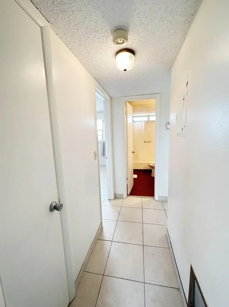 2601 NE 3rd Court Boynton Beach FL 33435