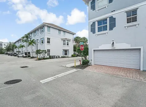 1388 Via De Pepi Boynton Beach FL 33426