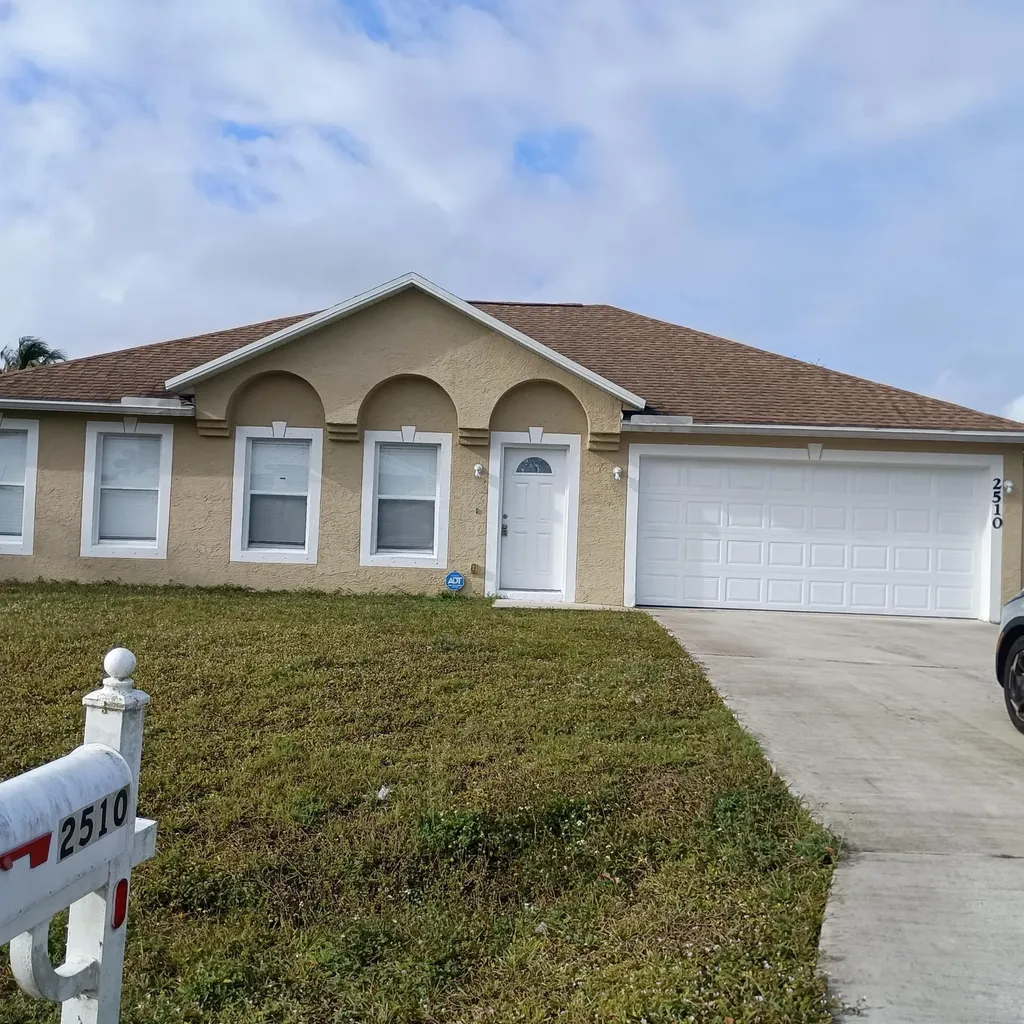 2510 SW Chestnut Lane Port St Lucie FL 34953