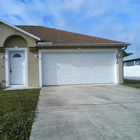 2510 SW Chestnut Lane Port St Lucie FL 34953