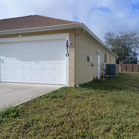 2510 SW Chestnut Lane Port St Lucie FL 34953