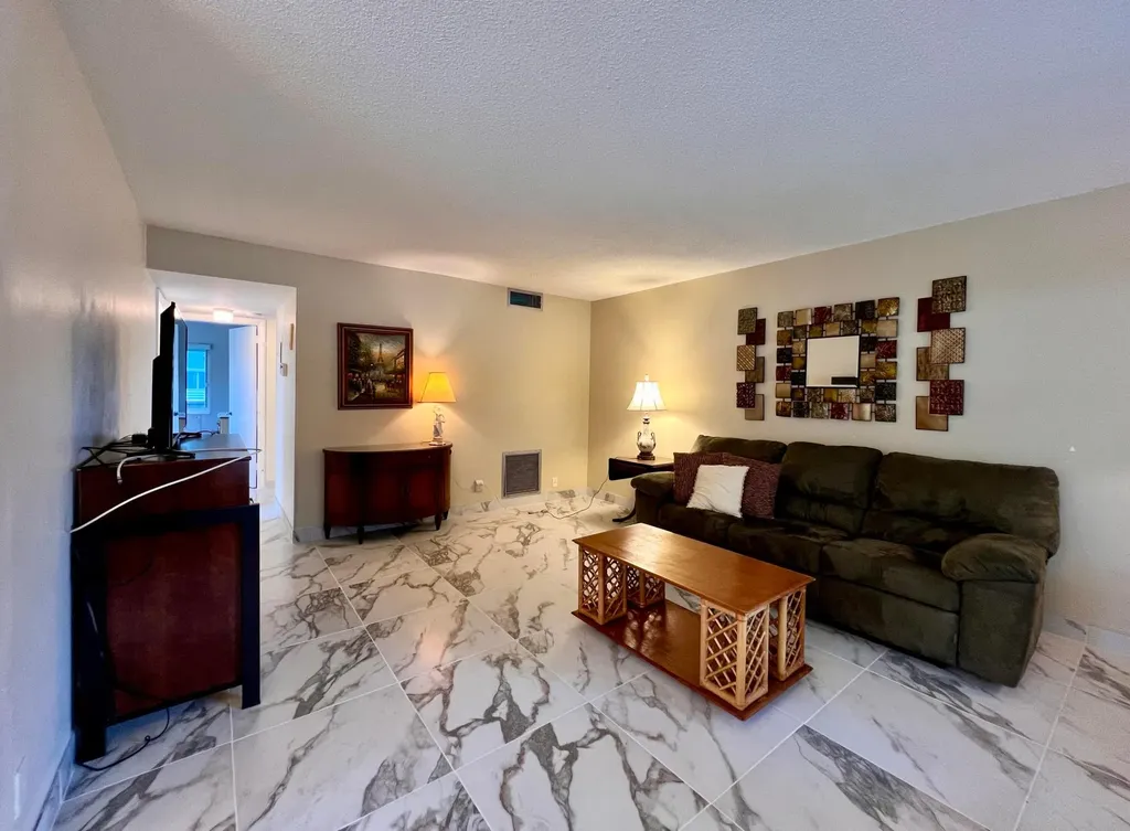 14 Bedford A West Palm Beach FL 33417