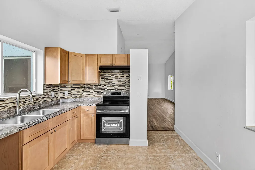 3795 Island Club Circle E Lake Worth FL 33462