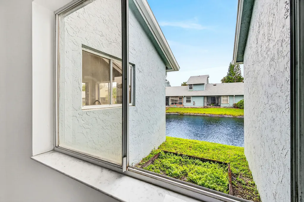 3795 Island Club Circle E Lake Worth FL 33462