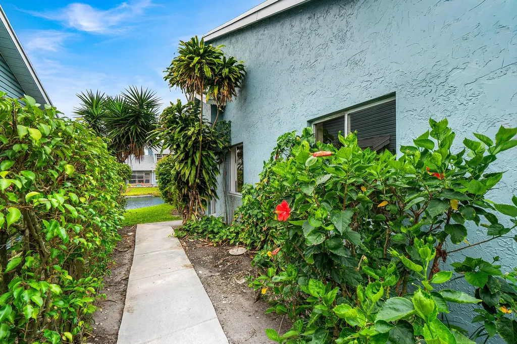 3795 Island Club Circle E Lake Worth FL 33462
