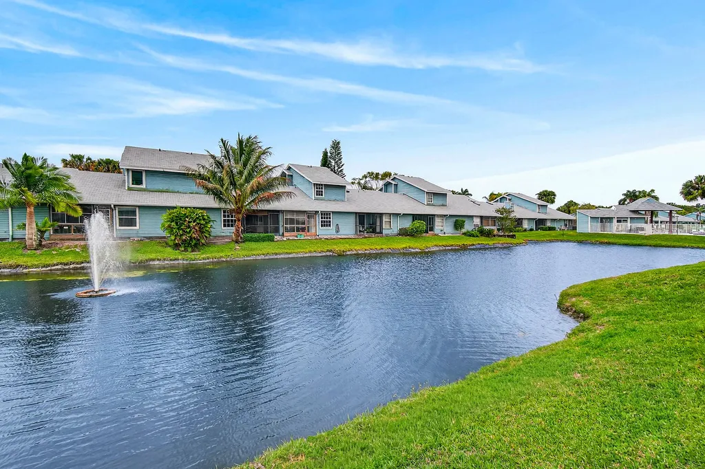 3795 Island Club Circle E Lake Worth FL 33462