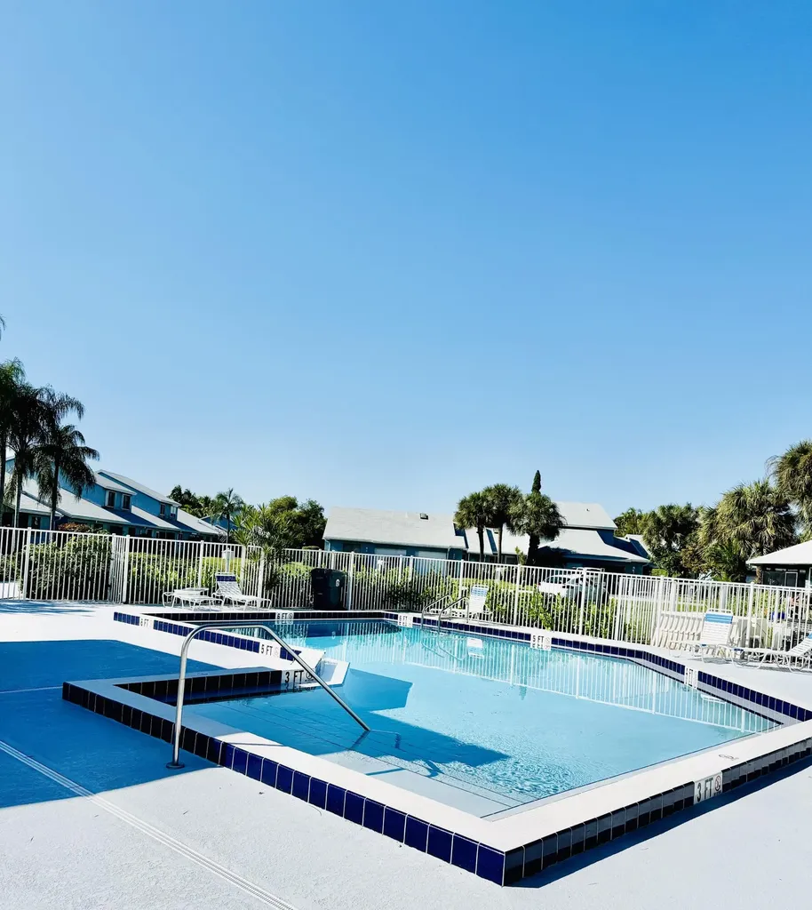 3795 Island Club Circle E Lake Worth FL 33462