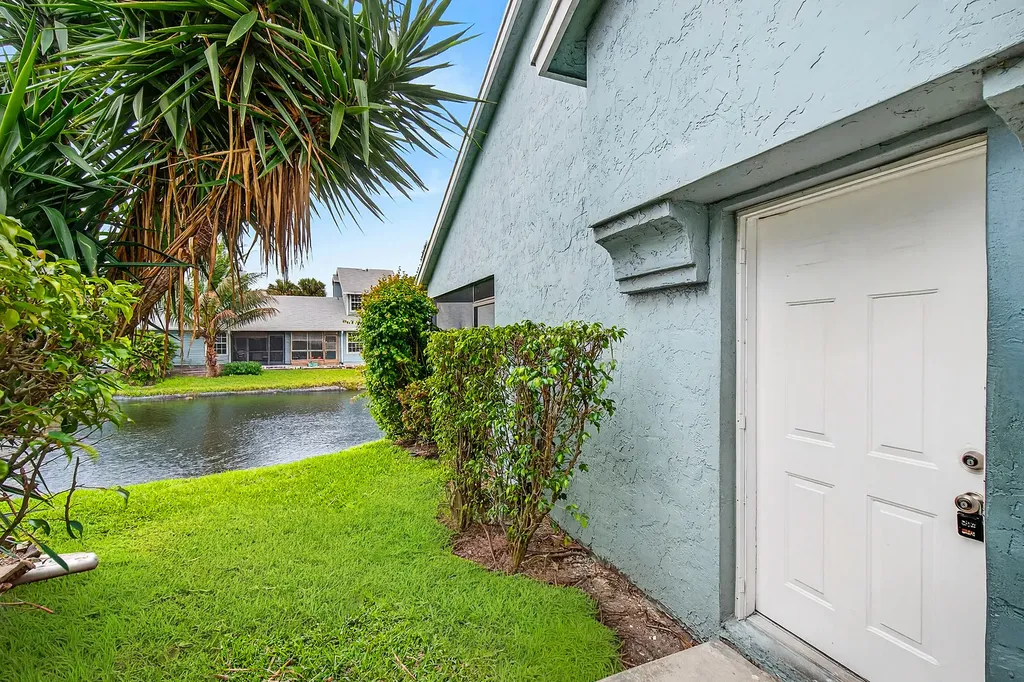 3795 Island Club Circle E Lake Worth FL 33462