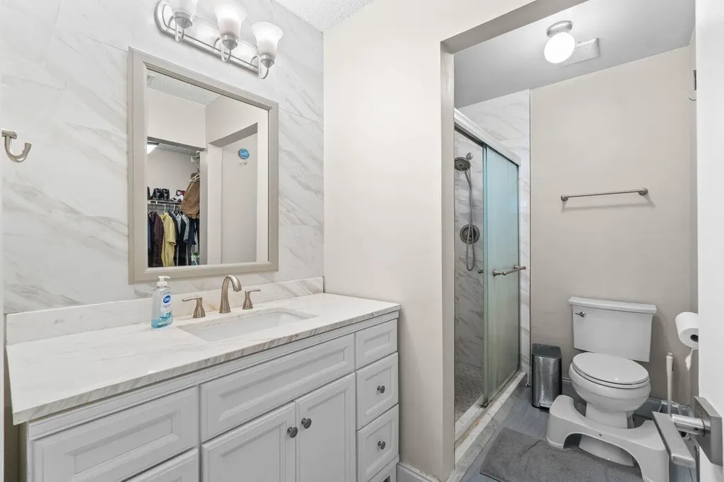 18 Winchmore Lane Boynton Beach FL 33426