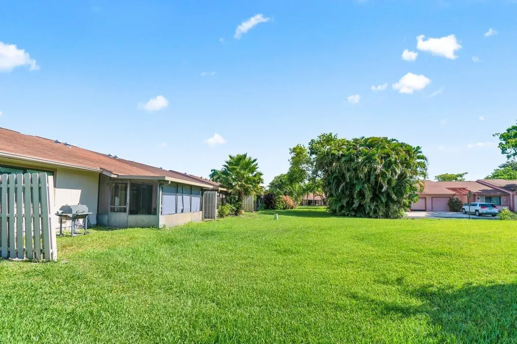 18 Winchmore Lane Boynton Beach FL 33426
