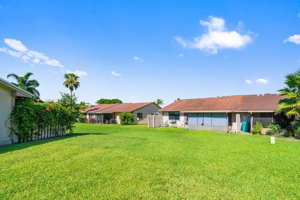 18 Winchmore Lane Boynton Beach FL 33426