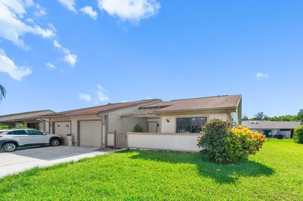 18 Winchmore Lane Boynton Beach FL 33426