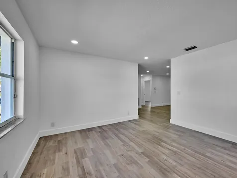 1549 W 19th Street Riviera Beach FL 33404