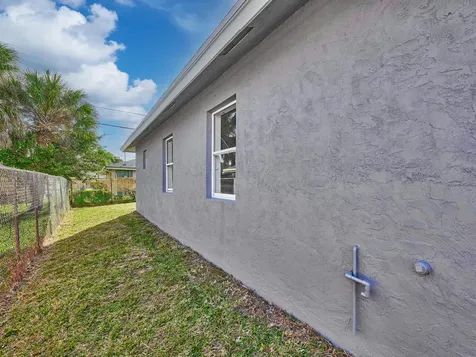 1549 W 19th Street Riviera Beach FL 33404