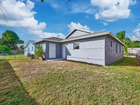 1549 W 19th Street Riviera Beach FL 33404